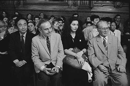 19880704 04410-24A BD Arles RIP, Hans Namuth (à gauche) et Wu Yinxian.jpg